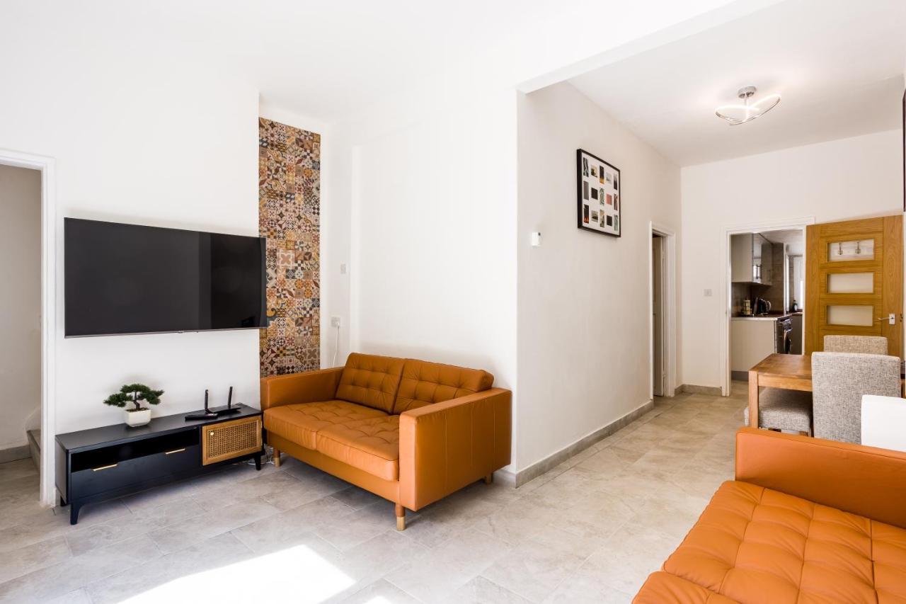 4 Bedroom House With Garden, Parking & 3 Mins Walking Distance From Train Station Londýn Exteriér fotografie