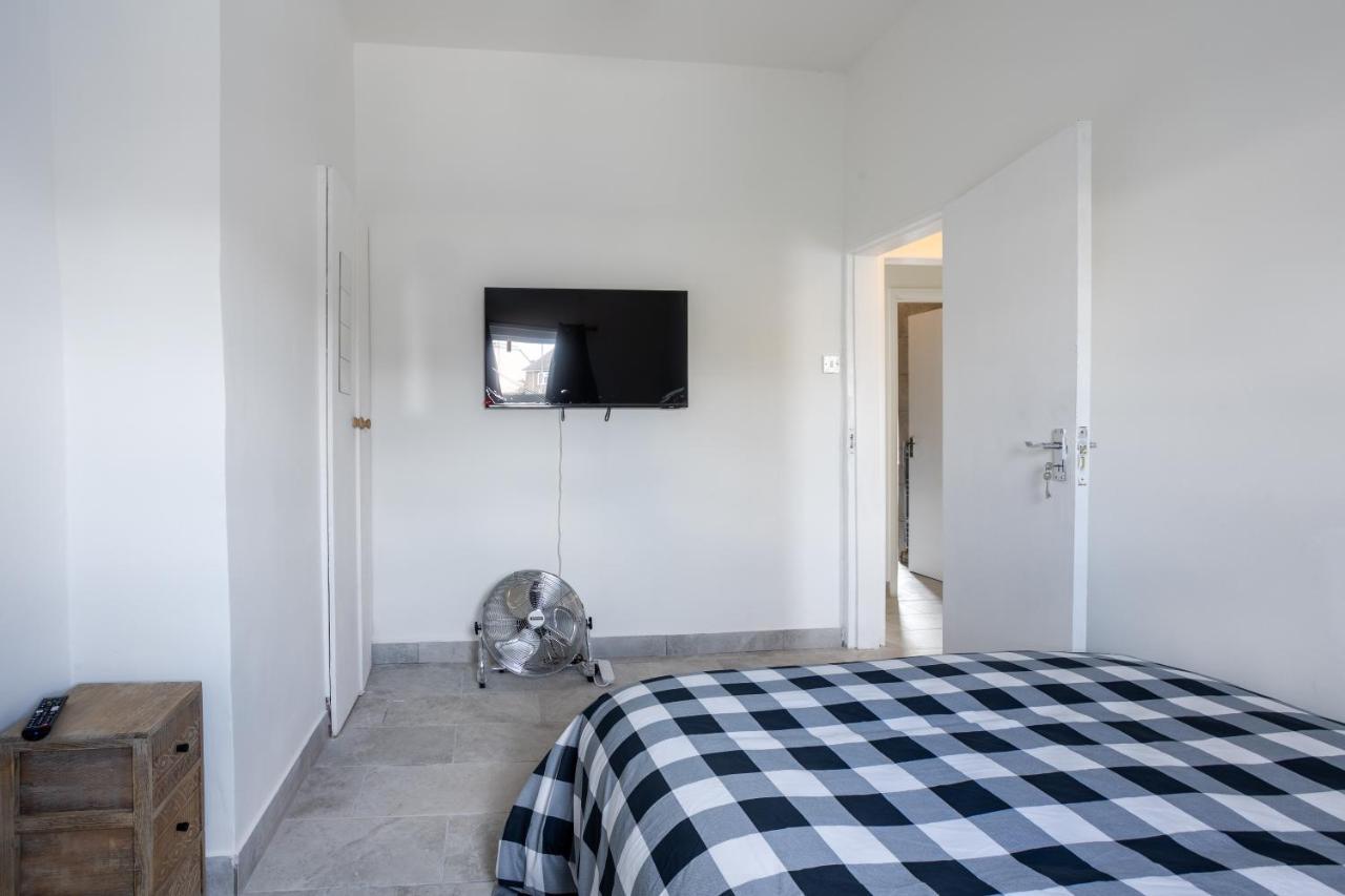 4 Bedroom House With Garden, Parking & 3 Mins Walking Distance From Train Station Londýn Exteriér fotografie